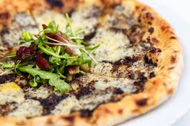 Pizza alpollo affumicato