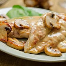 Plat Escalope sauce champignon
